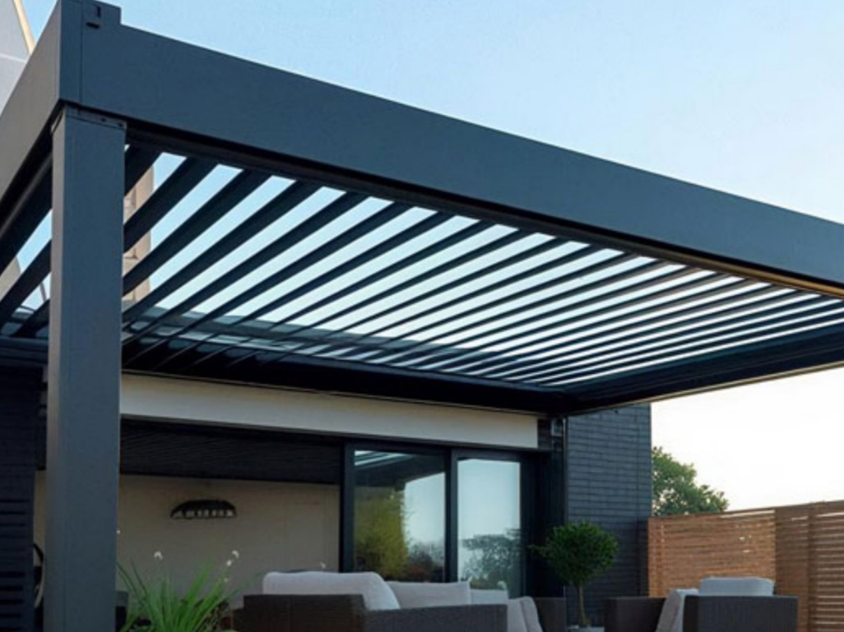 Aluminum sunroom vs. traditional materials