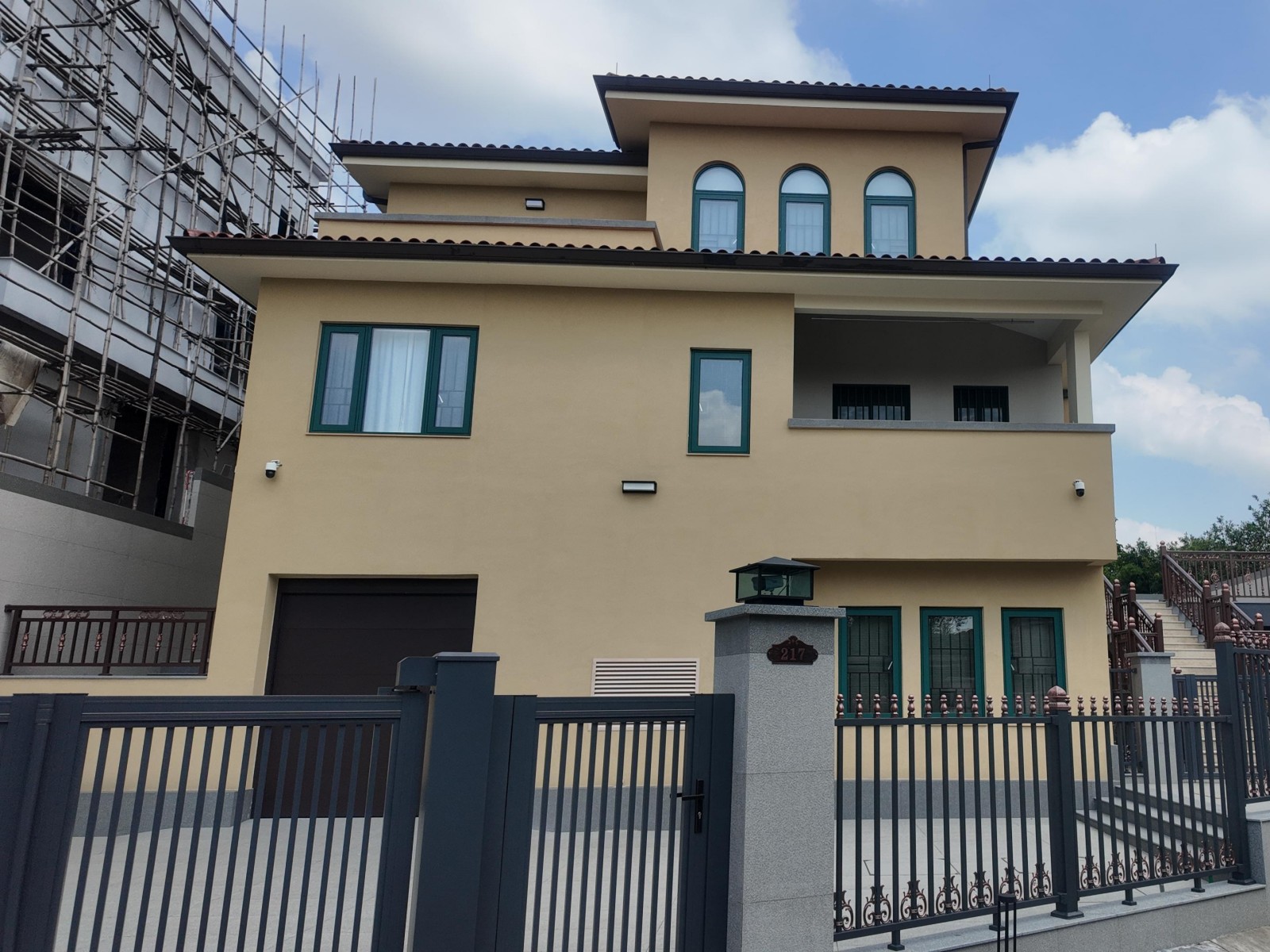 STEEL IN CONSTRUCTION